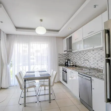 5 Star Luxury Emerald *